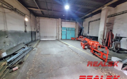 Výrobná hala s mostovými žeriavmi v Nitre na prenájom