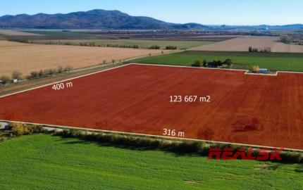 Na predaj pozemok v Priemyselnom parku Čab (okr. Nitra)