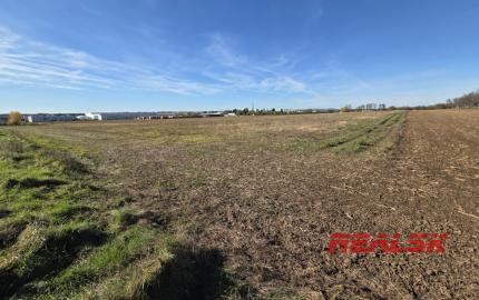 Na predaj pozemok v Priemyselnom parku Čab (okr. Nitra)