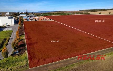 Na predaj pozemok v Priemyselnom parku Čab (okr. Nitra)