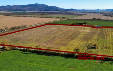 Na predaj pozemok v Priemyselnom parku Čab (okr. Nitra)