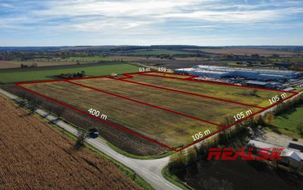 Na predaj pozemok v Priemyselnom parku Čab (okr. Nitra). Možnosť prispôsobiť plochu.