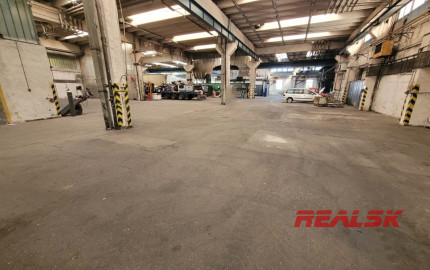 Výrobná hala s mostovými žeriavmi v Nitre na prenájom