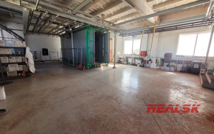 Hala s lakovňou v Nitre na predaj