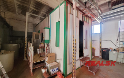 Hala s lakovňou v Nitre na predaj