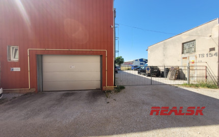 Hala s lakovňou v Nitre na predaj