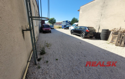 Hala s lakovňou v Nitre na predaj