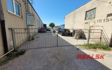 Hala s lakovňou v Nitre na predaj