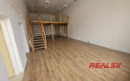 Prevádzkové priestory v centre Nitry s parkovaním - prenájom