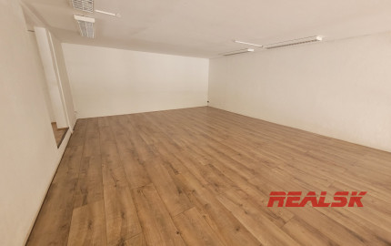 Prevádzkové priestory v centre Nitry s parkovaním - prenájom