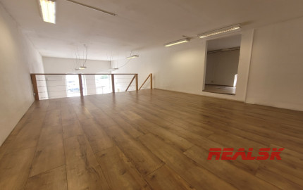 Prevádzkové priestory v centre Nitry s parkovaním - prenájom