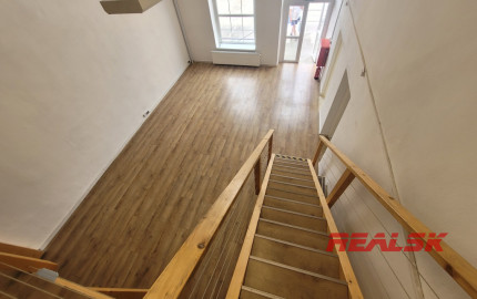 Prevádzkové priestory v centre Nitry s parkovaním - prenájom