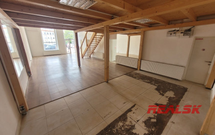 Prevádzkové priestory v centre Nitry s parkovaním - prenájom