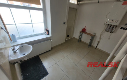 Prevádzkové priestory v centre Nitry s parkovaním - prenájom