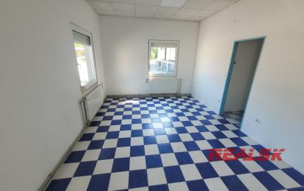 Sklad s chladničkou, rampou a voľnou plochou v Nitre na prenájom