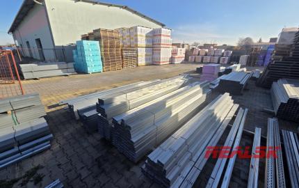 Na prenájom budova s predajňou, skladmi a administratívou