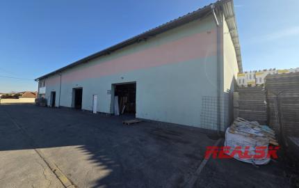 Na prenájom budova s predajňou, skladmi a administratívou