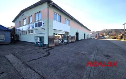Na prenájom budova s predajňou, skladmi a administratívou
