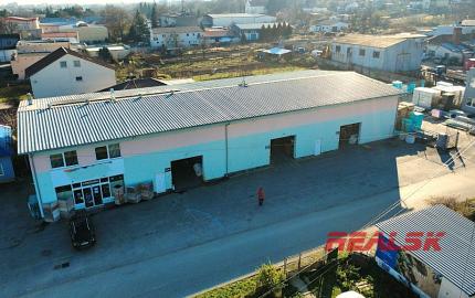 Na prenájom budova s predajňou, skladmi a administratívou