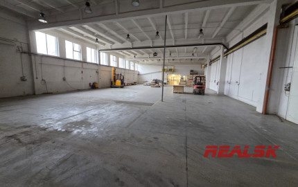 Výrobná hala s mostovým žeriavom v Nitre na prenájom