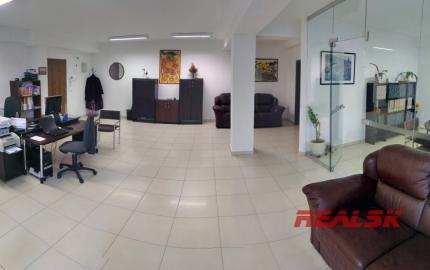 Kancelárie s garážovým parkovaním v centre Nitry na prenájom