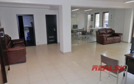 Kancelárie s garážovým parkovaním v centre Nitry na prenájom