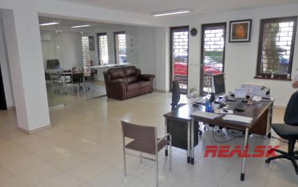 Kancelárie s garážovým parkovaním v centre Nitry na prenájom