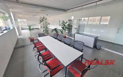 Nadštandardné priestory pre obchod a služby v Nitre na prenájom