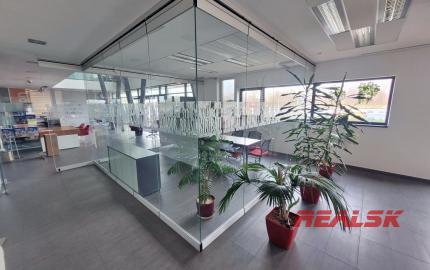 Nadštandardné priestory pre obchod a služby v Nitre na prenájom