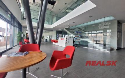 Nadštandardné priestory pre obchod a služby v Nitre na prenájom