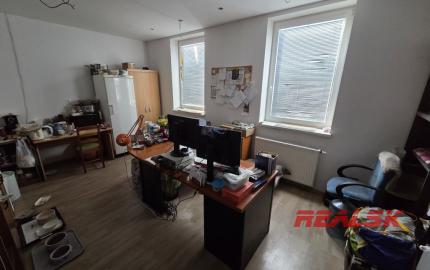 Na prenájom skladová / výrobná hala v Nitre (440 - 1318 m2)