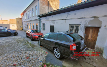 Kancelária s parkovaním v centre Nitry na prenájom