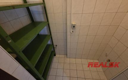 Prenájom reprezentatívnej komerčnej budovy s terasami v absolútnom centre Nitry