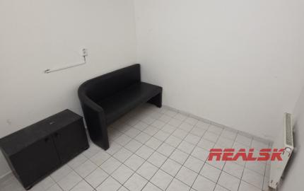 Prenájom reprezentatívnej komerčnej budovy s terasami v absolútnom centre Nitry
