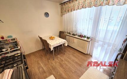 2 izbový byt upravený na 3 izbový - Chrenová, top lokalita