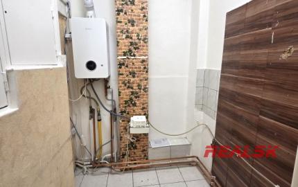 Obchodný priestor s výkladom a parkovaním v Nitre - prenájom