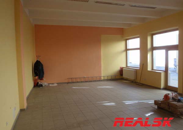 Obchodné priestory - prenájom Námestie Banská Bystrica