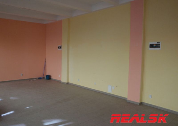 Obchodné priestory - prenájom Námestie Banská Bystrica