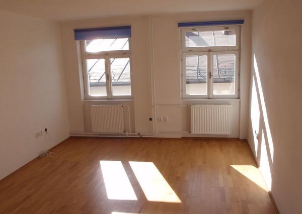 Kancelárske priestory - prenájom námestie Banská Bystrica