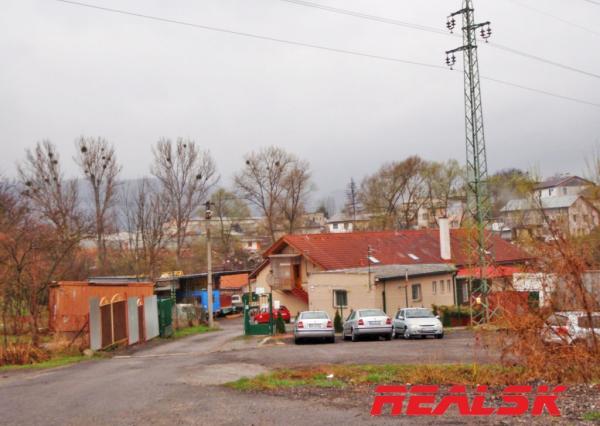 Administratívno priemyselný areál