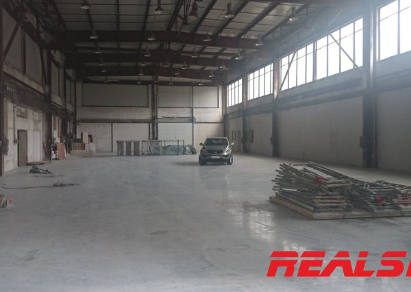 Hala 847 m2 na Zvolenskej ceste