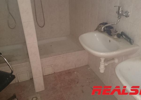 Hala 847 m2 na Zvolenskej ceste