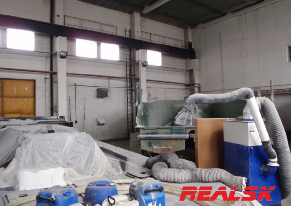 Hala  s kanceláriami na predaj vhodná pre výrobu a skladovanie