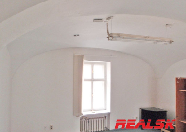 Kancelárie 21m2 v centre mesta Banská Bystrica