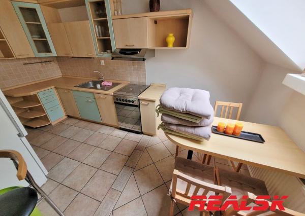 4-izbový zariadený mezonet v Nitre na prenájom