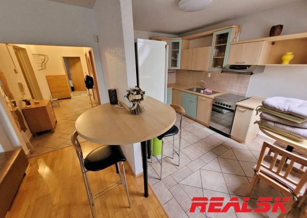 4-izbový zariadený mezonet v Nitre na prenájom