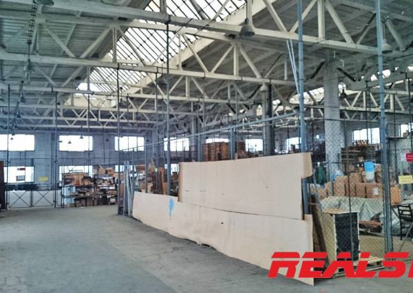 Priemyselný areál 11080m2 na predaj