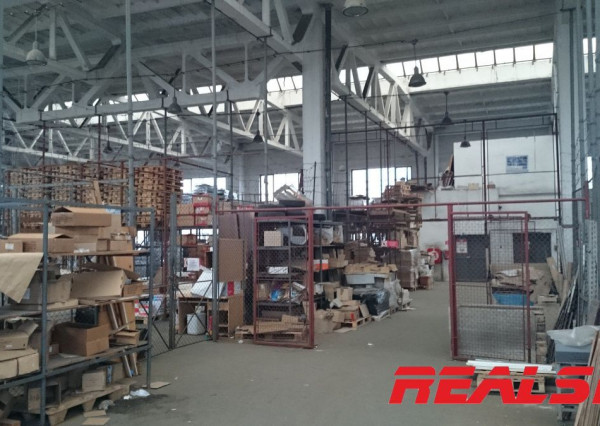 Priemyselný areál 11080m2 na predaj