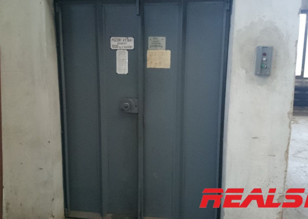 Priemyselný areál 11080m2 na predaj