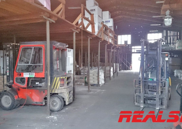 Priemyselný areál 11080m2 na predaj